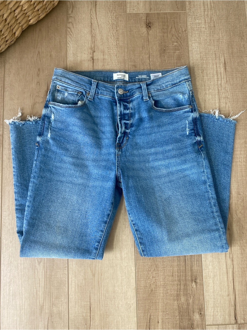 Kensie Women’s vintage Lux Medium Blue Straight Leg Jeans with Frayed Hem